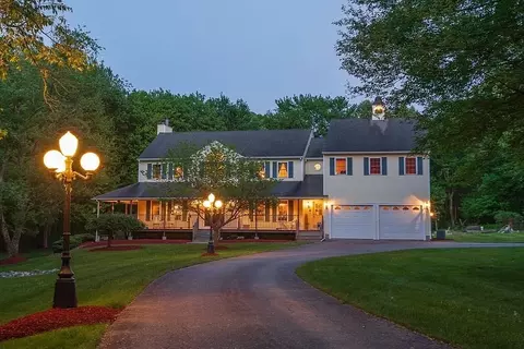 31 Swing Dr, Berkley, MA 02779