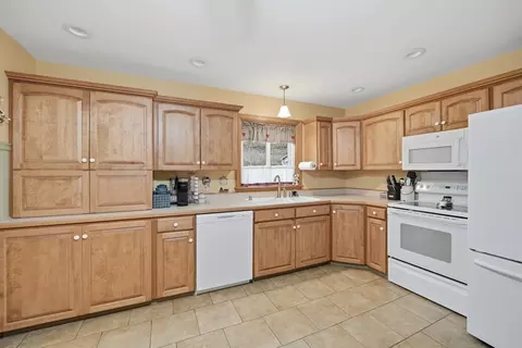 5 Westview Ter, Easthampton, MA 01027 photo 11