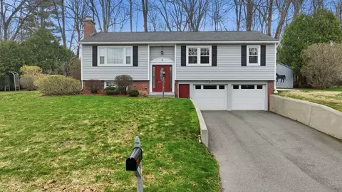 5 Westview Ter, Easthampton, MA 01027