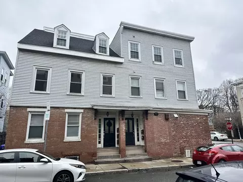 89 Green St, Charlestown, MA 02129