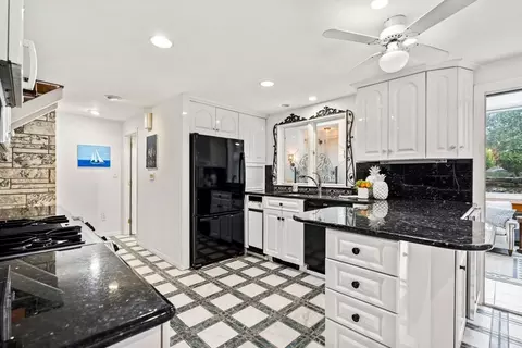 10 Quadrant Rd, Salem, MA 01970 photo 14