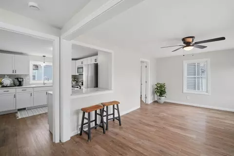 78 W Bay Path Ter, Springfield, MA 01109 photo 4