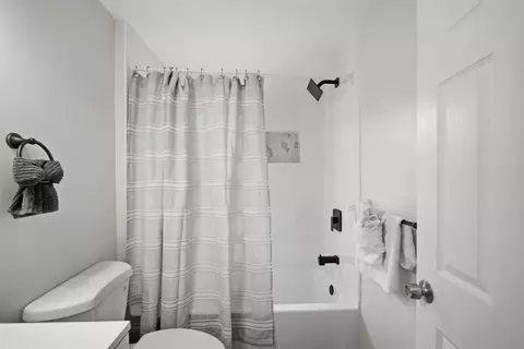 78 W Bay Path Ter, Springfield, MA 01109 photo 26