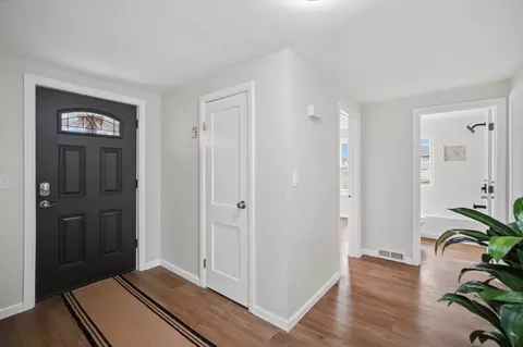 78 W Bay Path Ter, Springfield, MA 01109 photo 12