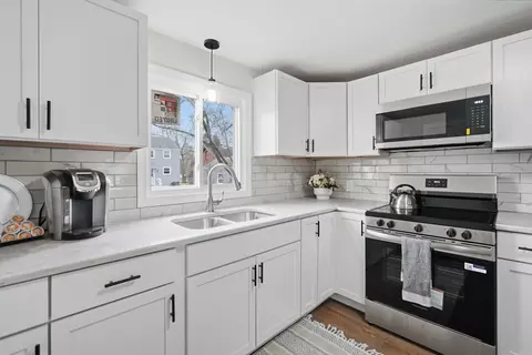 78 W Bay Path Ter, Springfield, MA 01109 photo 14
