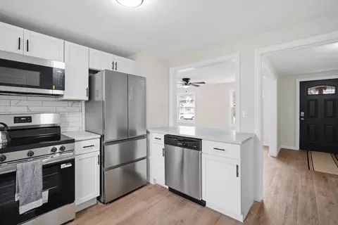 78 W Bay Path Ter, Springfield, MA 01109 photo 16