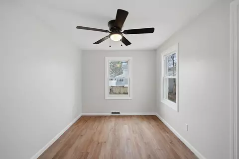 78 W Bay Path Ter, Springfield, MA 01109 photo 9
