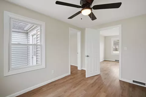 78 W Bay Path Ter, Springfield, MA 01109 photo 11