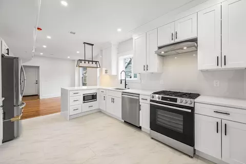 10 Beech St #3, Cambridge, MA 02140