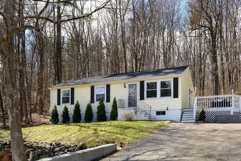 261 School St N, Barre, MA 01005 photo 2