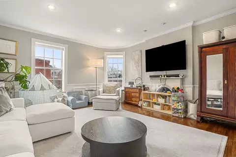 93 Revere St #4, Boston, MA 02114