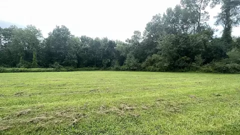 9 Bell Rd # B, North Brookfield, MA 01535