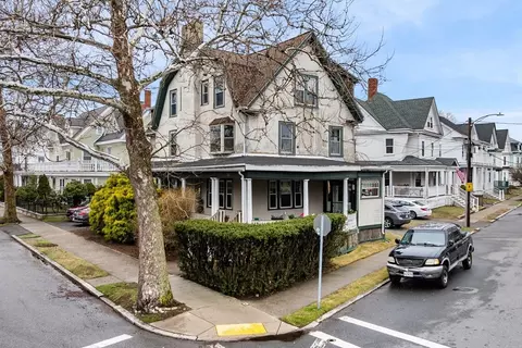 201 Ocean St #1, Lynn, MA 01902