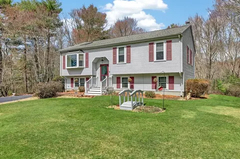7 Tide Meadows Dr, Berkley, MA 02779
