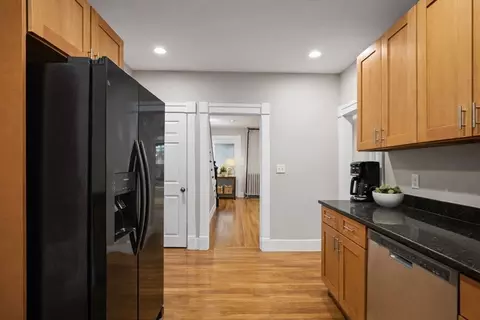 Entry Way - 7 Chadwick St, Worcester, MA 01605 photo 1 of 8