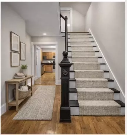 Entry Way - 7 Chadwick St, Worcester, MA 01605 photo 2 of 8