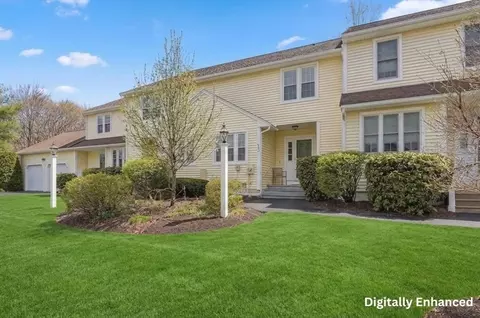 33 Godfrey Ln #33, Milford, MA 01757