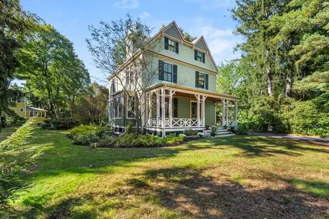 213 School St, Milton, MA 02186