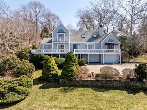 49 Bay Shore Dr, Plymouth, MA 02360