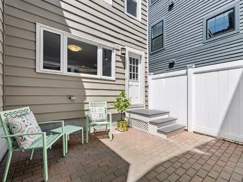 18 Polk St # R, Charlestown, MA 02129