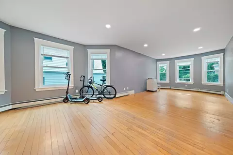 Living - 10 Trowbridge Rd, Worcester, MA 01609 photo 2 of 4