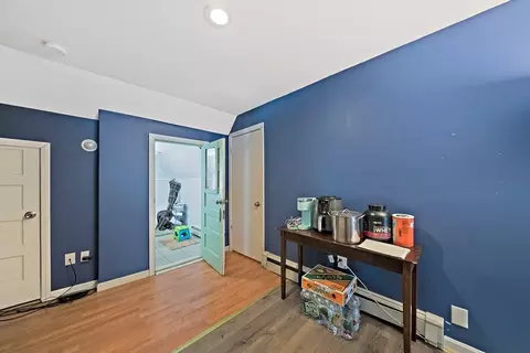 Entry Way - 10 Trowbridge Rd, Worcester, MA 01609 photo 2 of 2