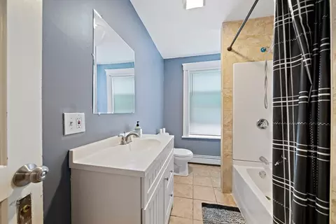 Bath - 10 Trowbridge Rd, Worcester, MA 01609 photo 2 of 4