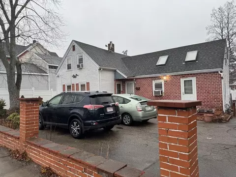 189 Pleasant St, Brockton, MA 02301