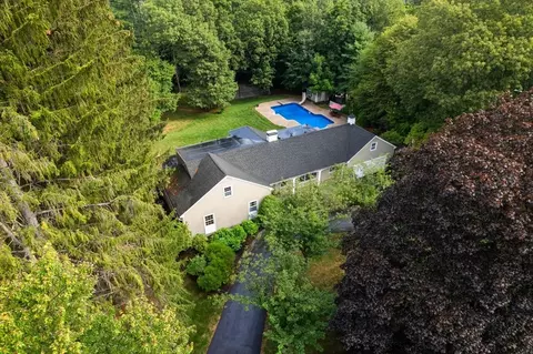 204 Chestnut St, Andover, MA 01810