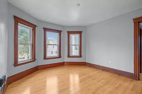 Living - 41 Tatman St, Worcester, MA 01607 photo 2 of 4