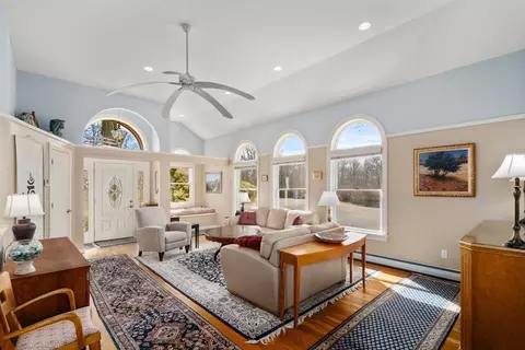 21-23 Marble Rd, Gloucester, MA 01930 photo 5