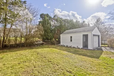 49 Bennett St, Chicopee, MA 01013 photo 7