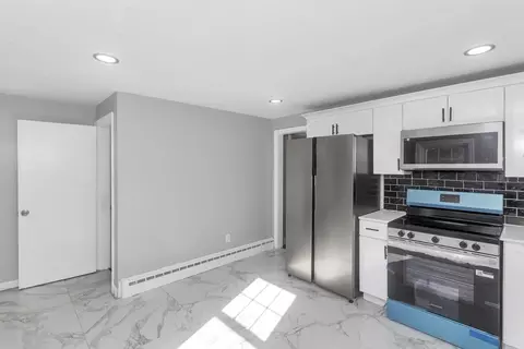 49 Bennett St, Chicopee, MA 01013 photo 11