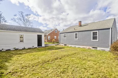 49 Bennett St, Chicopee, MA 01013 photo 5