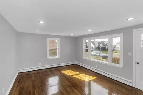 49 Bennett St, Chicopee, MA 01013 photo 25