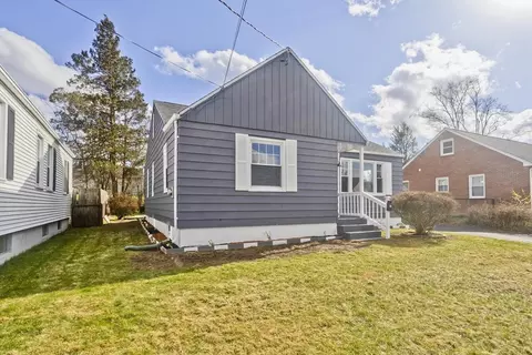 49 Bennett St, Chicopee, MA 01013 photo 4