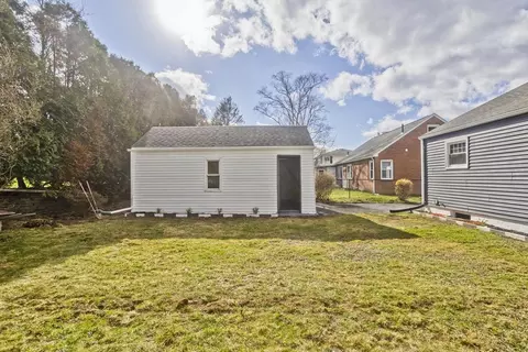 49 Bennett St, Chicopee, MA 01013 photo 8
