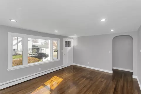 49 Bennett St, Chicopee, MA 01013 photo 14