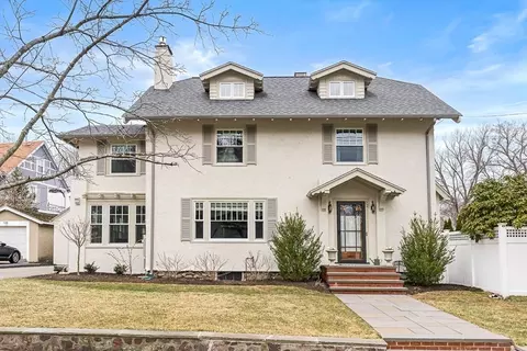 72 Stratford Rd, Melrose, MA 02176