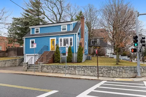 5 Baker St, West Roxbury, MA 02132