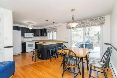 39 Mainsle Ln, Hyannis, MA 02601 photo 3