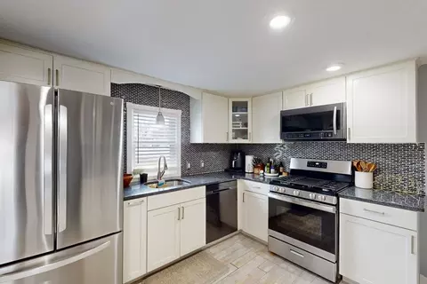 22 Harrington Rd, Chicopee, MA 01020 photo 9
