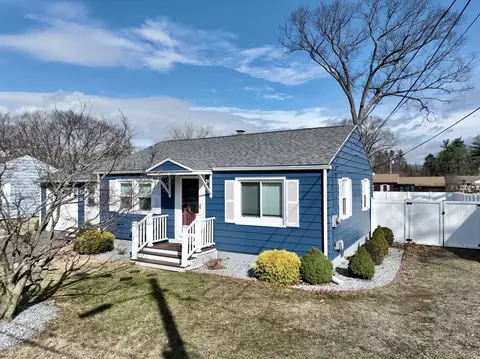 22 Harrington Rd, Chicopee, MA 01020 photo 2