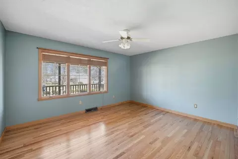 Living - 11 Laurel Dr, Easthampton, MA 01027 photo 3 of 3