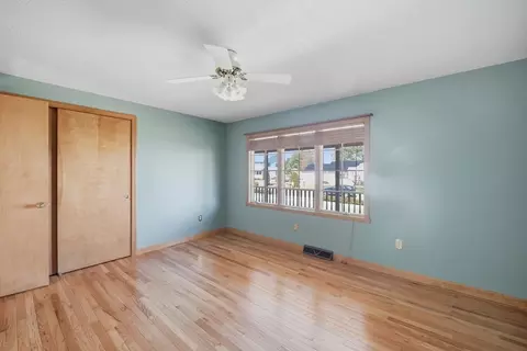 Bedroom - 11 Laurel Dr, Easthampton, MA 01027 photo 5 of 8