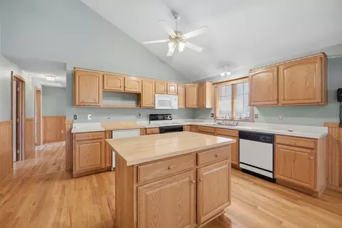 Kitchen - 11 Laurel Dr, Easthampton, MA 01027 photo 1 of 4