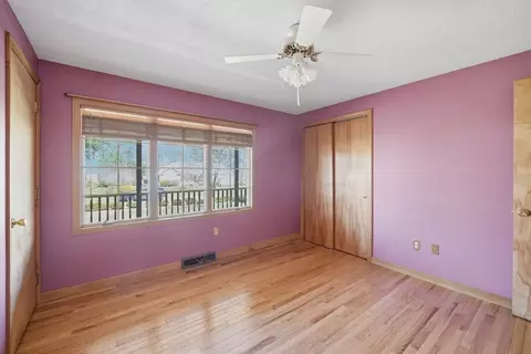 Bedroom - 11 Laurel Dr, Easthampton, MA 01027 photo 8 of 8