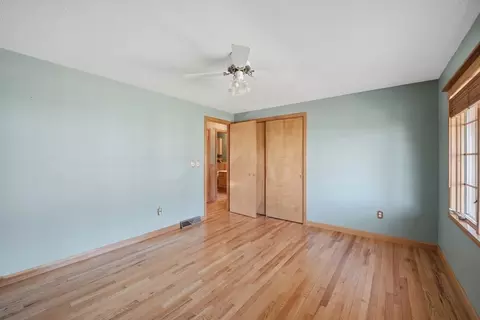 Bedroom - 11 Laurel Dr, Easthampton, MA 01027 photo 6 of 8