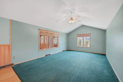 Living - 11 Laurel Dr, Easthampton, MA 01027 photo 1 of 3