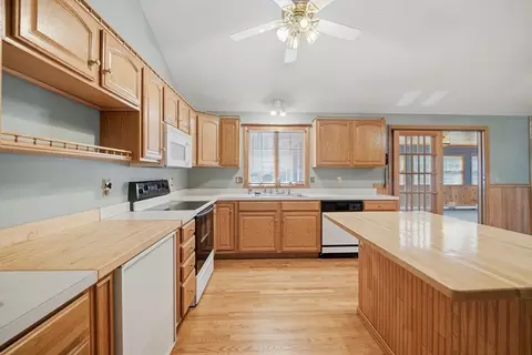 Kitchen - 11 Laurel Dr, Easthampton, MA 01027 photo 3 of 4